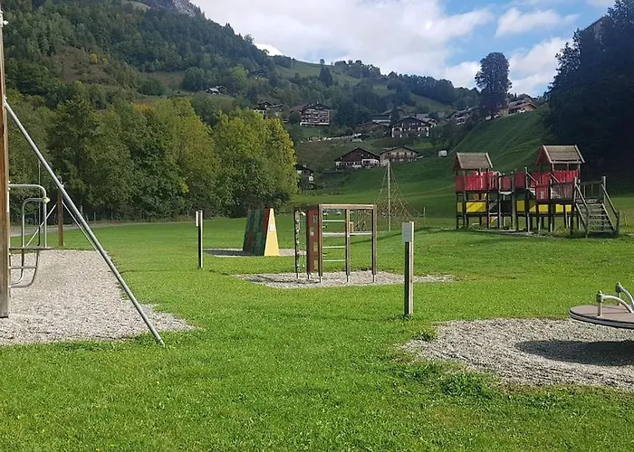 Le Du Val *