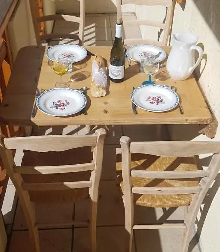 Daire Le Du Val *